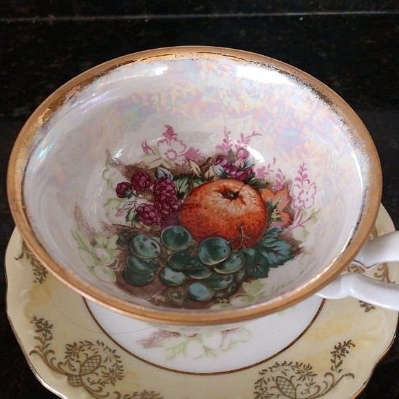 LUSTERWARE FINISH FRUIT PATTERN ROYAL HALSEY FINE CHINA FOOTED TEA CUP SET 1950 - Picture 4 of 14